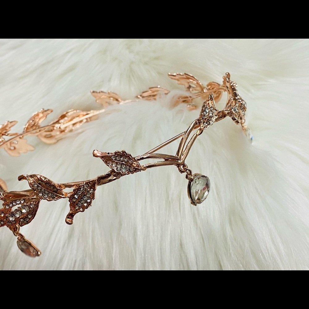Tiara - Picture 4 of 4